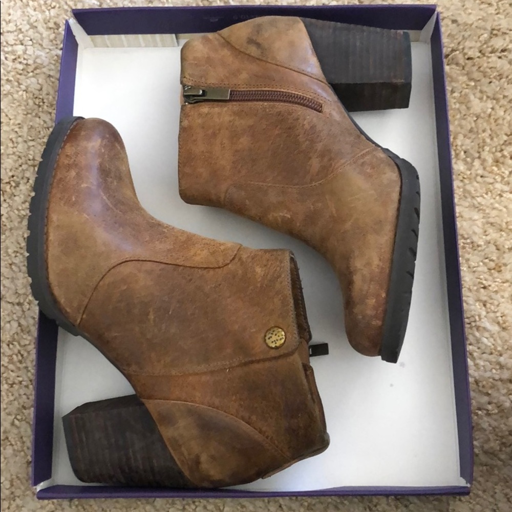 Clarks Indigo Mission Philby Booties